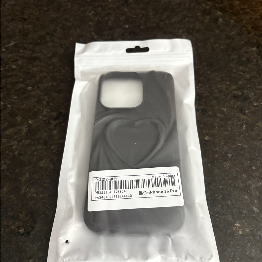 Black Heart Design Phone Case for iPhone 16 Pro
